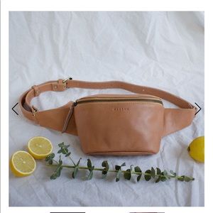 MANDRN LEATHER FANNY PACK